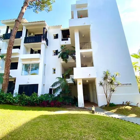 Apartment In Jardines De Golondrinas Marbella